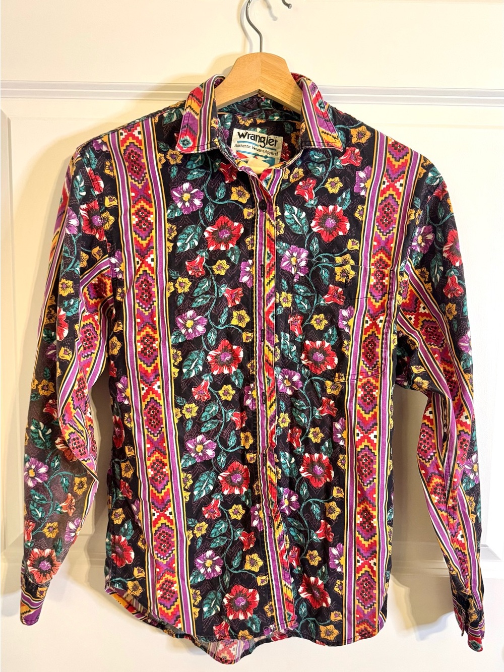 Vintage Women’s Wrangler Button Down.